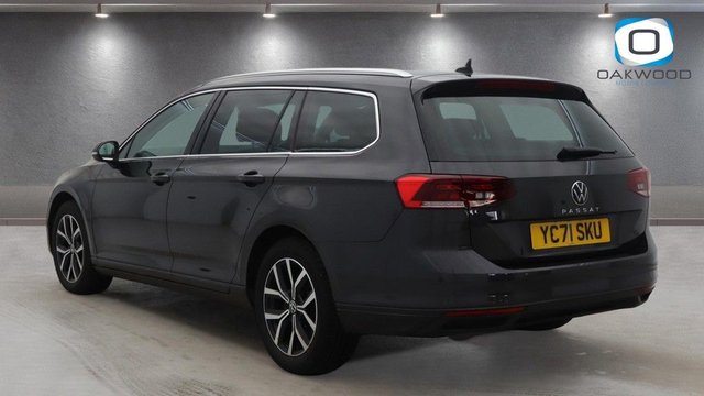 2021 Volkswagen Passat 2L Sel 5dr - Photo 3