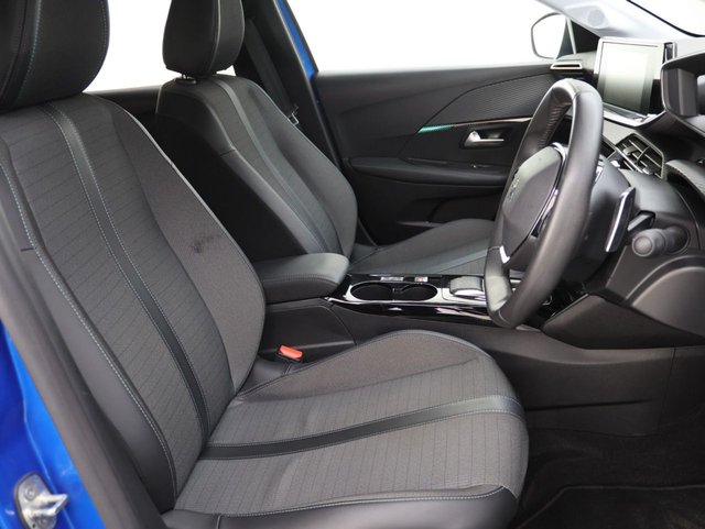 2023 Peugeot 208 1.2L Allure Premium + 5dr - Photo 12