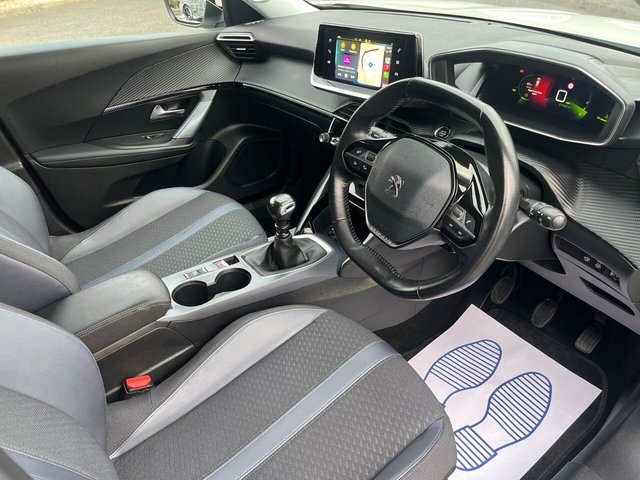 2020 PEUGEOT 2008 1.2 PureTech Allure SUV 5dr Petrol Manual Euro 6 (s/s) (100 ps) - Photo 11