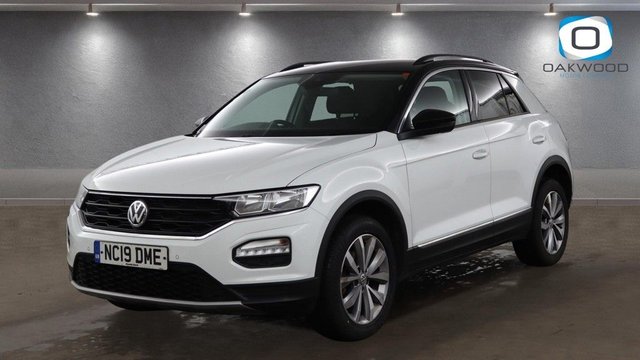 2019 Volkswagen T-Roc 1L Design 5dr - Photo 2