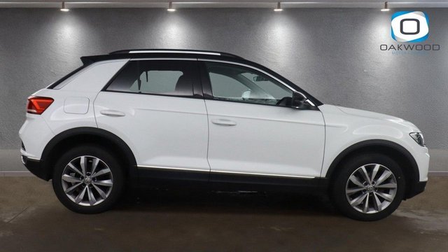 2019 Volkswagen T-Roc 1L Design 5dr - Photo 5