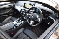 USED 2020 20 BMW 5 SERIES 3.0 540i GPF M Sport Saloon 4dr Petrol Auto xDrive Euro 6 (s/s) (340 ps) SUNROOF / HUD / H&K / M SPORT+