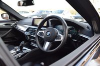 USED 2020 20 BMW 5 SERIES 3.0 540i GPF M Sport Saloon 4dr Petrol Auto xDrive Euro 6 (s/s) (340 ps) SUNROOF / HUD / H&K / M SPORT+