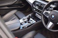 USED 2020 20 BMW 5 SERIES 3.0 540i GPF M Sport Saloon 4dr Petrol Auto xDrive Euro 6 (s/s) (340 ps) SUNROOF / HUD / H&K / M SPORT+