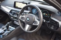 USED 2020 20 BMW 5 SERIES 3.0 540i GPF M Sport Saloon 4dr Petrol Auto xDrive Euro 6 (s/s) (340 ps) SUNROOF / HUD / H&K / M SPORT+