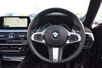 USED 2020 20 BMW 5 SERIES 3.0 540i GPF M Sport Saloon 4dr Petrol Auto xDrive Euro 6 (s/s) (340 ps) SUNROOF / HUD / H&K / M SPORT+