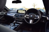 USED 2020 20 BMW 5 SERIES 3.0 540i GPF M Sport Saloon 4dr Petrol Auto xDrive Euro 6 (s/s) (340 ps) SUNROOF / HUD / H&K / M SPORT+