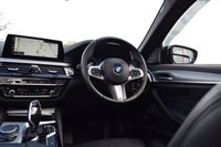 USED 2020 20 BMW 5 SERIES 3.0 540i GPF M Sport Saloon 4dr Petrol Auto xDrive Euro 6 (s/s) (340 ps) SUNROOF / HUD / H&K / M SPORT+