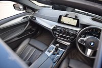 USED 2020 20 BMW 5 SERIES 3.0 540i GPF M Sport Saloon 4dr Petrol Auto xDrive Euro 6 (s/s) (340 ps) SUNROOF / HUD / H&K / M SPORT+