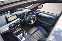USED 2020 20 BMW 5 SERIES 3.0 540i GPF M Sport Saloon 4dr Petrol Auto xDrive Euro 6 (s/s) (340 ps) SUNROOF / HUD / H&K / M SPORT+