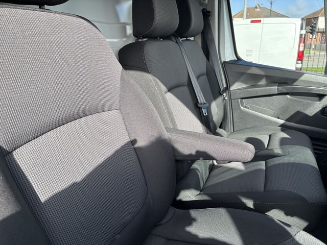 2022 Renault Trafic 2L Business 3dr - Photo 9