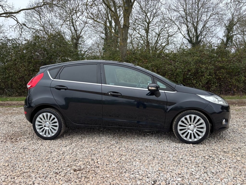 USED 2009 59 FORD FIESTA 1.4 Titanium Hatchback 5dr Petrol Automatic (154 g/km, 94 bhp) 