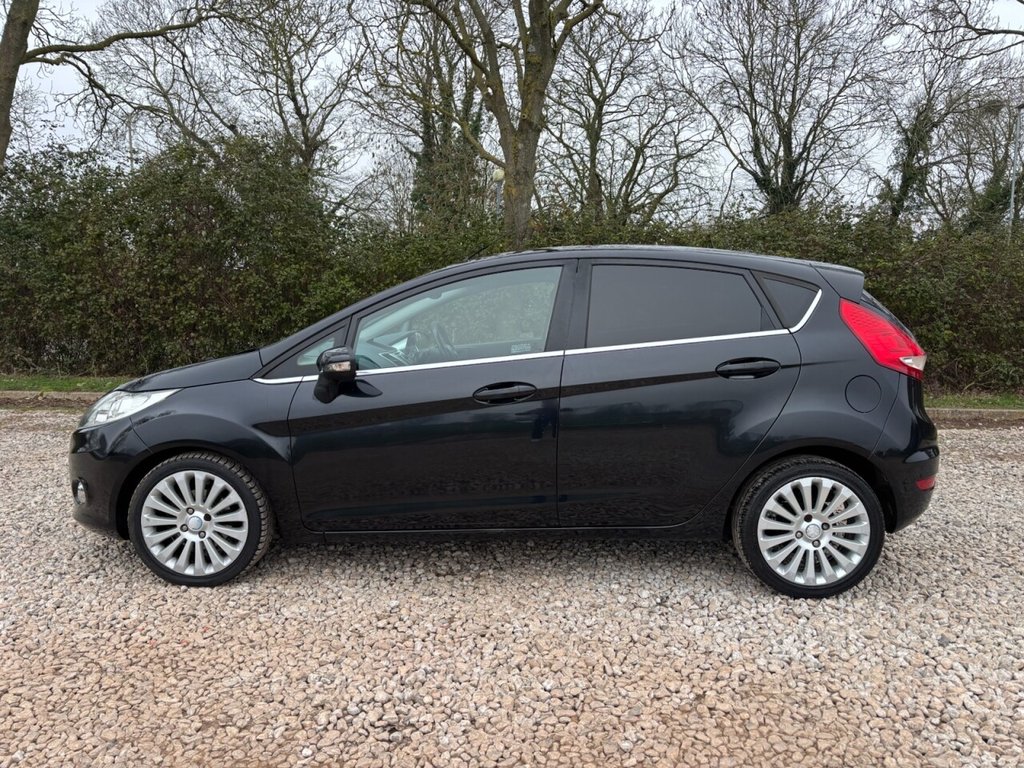 USED 2009 59 FORD FIESTA 1.4 Titanium Hatchback 5dr Petrol Automatic (154 g/km, 94 bhp) 