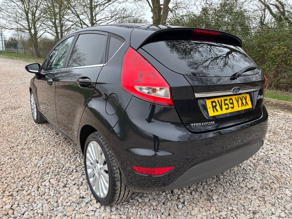 USED 2009 59 FORD FIESTA 1.4 Titanium Hatchback 5dr Petrol Automatic (154 g/km, 94 bhp) 