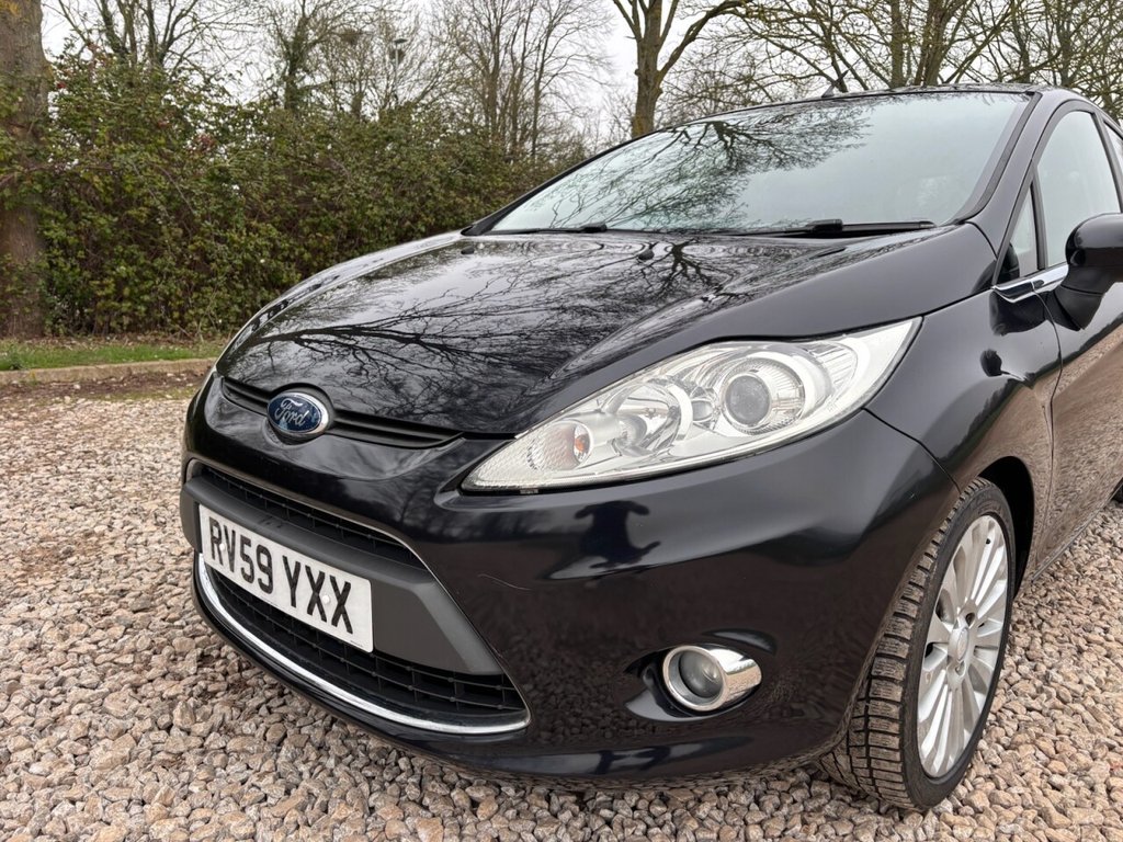 USED 2009 59 FORD FIESTA 1.4 Titanium Hatchback 5dr Petrol Automatic (154 g/km, 94 bhp) 