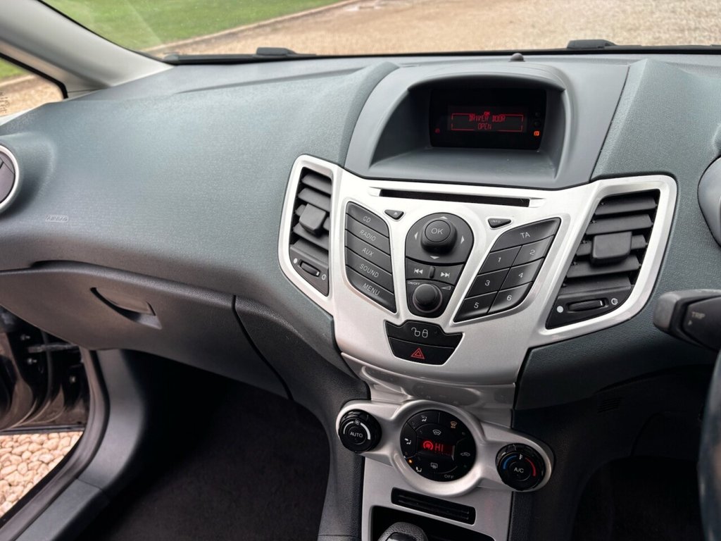 USED 2009 59 FORD FIESTA 1.4 Titanium Hatchback 5dr Petrol Automatic (154 g/km, 94 bhp) 