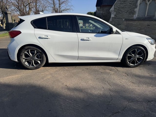 2019 Ford Focus 1L St-Line 5dr - Photo 10