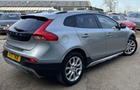 USED 2017 17 VOLVO V40 CROSS COUNTRY 2.0 D2 Pro Hatchback 5dr Diesel Manual Euro 6 (s/s) (120 ps) - SAT NAV - HEATED LEATHER - P/SENSORS - BLUETOOTH - CRUISE - DAB RADIO