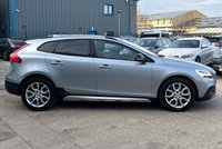 USED 2017 17 VOLVO V40 CROSS COUNTRY 2.0 D2 Pro Hatchback 5dr Diesel Manual Euro 6 (s/s) (120 ps) - SAT NAV - HEATED LEATHER - P/SENSORS - BLUETOOTH - CRUISE - DAB RADIO