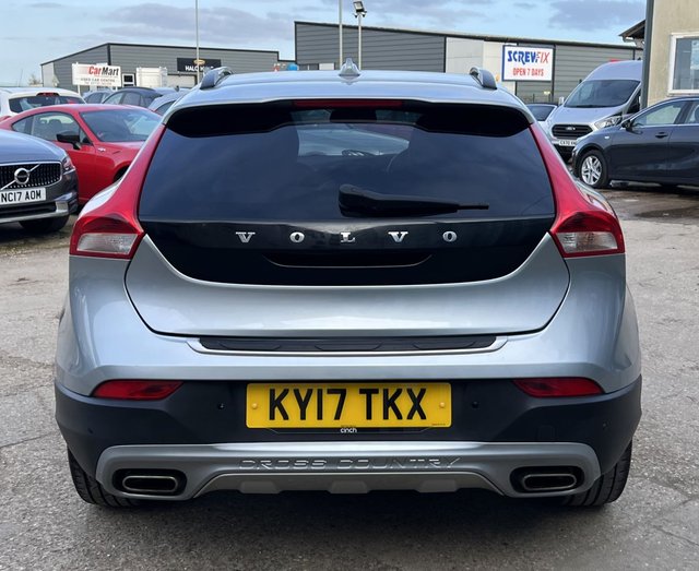 2017 VOLVO V40 CROSS COUNTRY 2.0 D2 Pro Hatchback 5dr Diesel Manual Euro 6 (s/s) (120 ps) - Photo 6