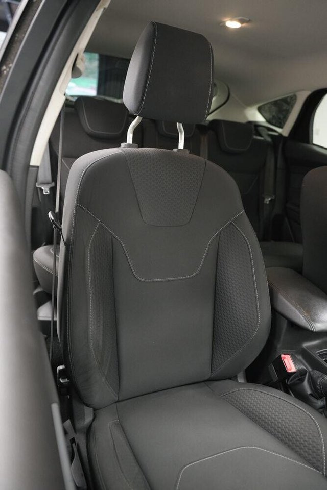 2015 FORD FOCUS 1.0T EcoBoost Zetec Euro 6 (s/s) 5dr - Photo 12