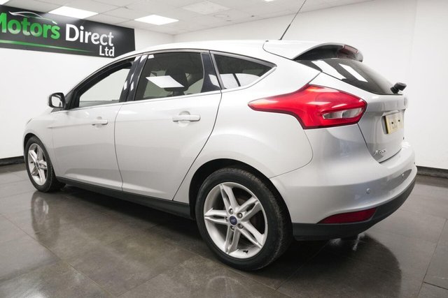 2015 FORD FOCUS 1.0T EcoBoost Zetec Euro 6 (s/s) 5dr - Photo 7