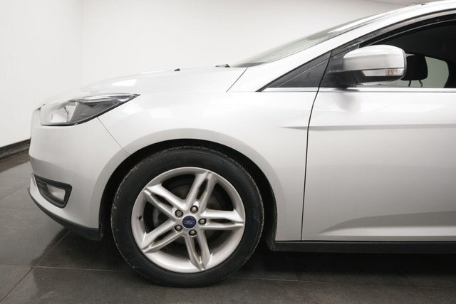 2015 FORD FOCUS 1.0T EcoBoost Zetec Euro 6 (s/s) 5dr - Photo 6