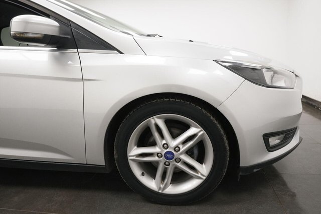 2015 FORD FOCUS 1.0T EcoBoost Zetec Euro 6 (s/s) 5dr - Photo 5