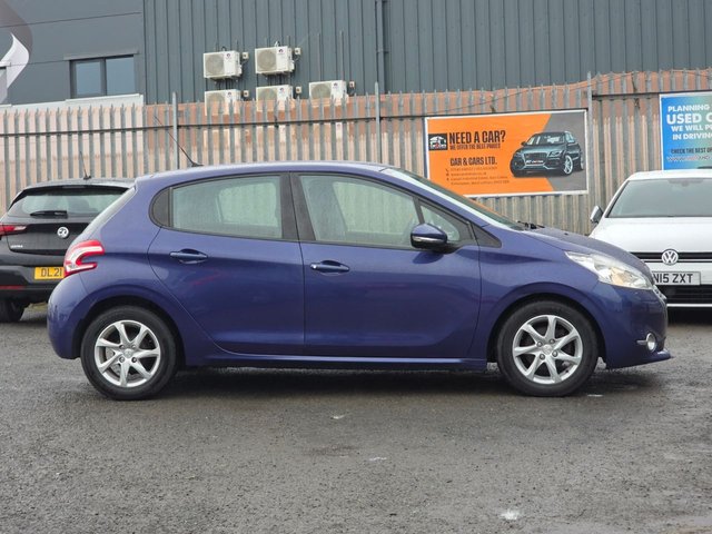 View our PEUGEOT 208