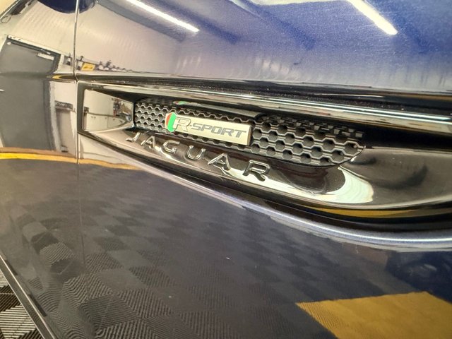 2017 JAGUAR F-PACE (2017) - Photo 12