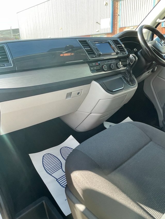 2019 VOLKSWAGEN TRANSPORTER 2.0 BiTDI T32 Highline Kombi Double Cab 5dr Diesel DSG 4Motion SWB Euro 6 (s/s) (199 ps) - Photo 9