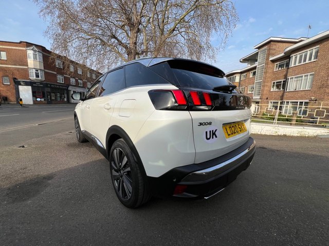 2020 PEUGEOT 3008 - Photo 8