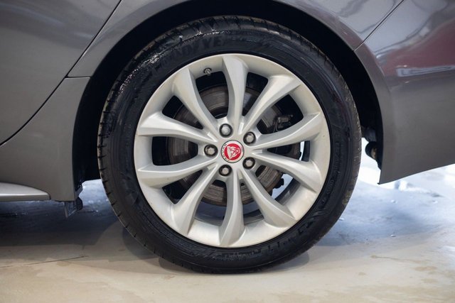 2016 Jaguar Xf 2L R-Sport 4dr - Photo 9