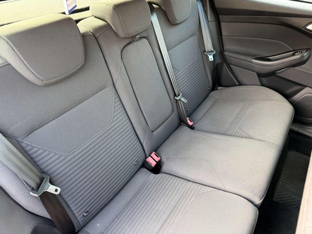 2015 Ford Focus - Photo 10