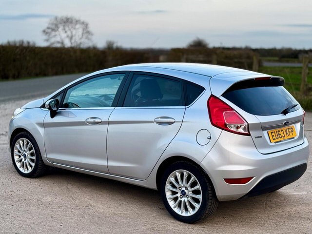 2013 FORD FIESTA - Photo 10