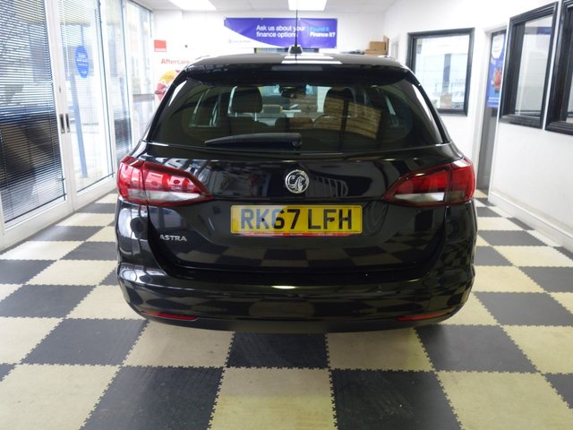 2017 VAUXHALL ASTRA - Photo 7