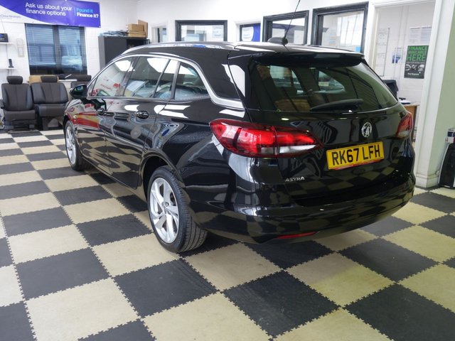 2017 VAUXHALL ASTRA - Photo 8