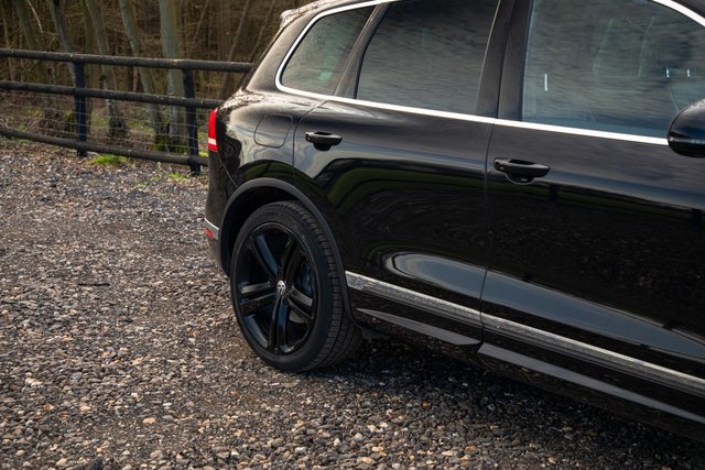2017 VOLKSWAGEN TOUAREG 3.0 TDI V6 R-Line Plus SUV 5dr Diesel Tiptronic 4WD Euro 6 (s/s) (262 ps) - Photo 4