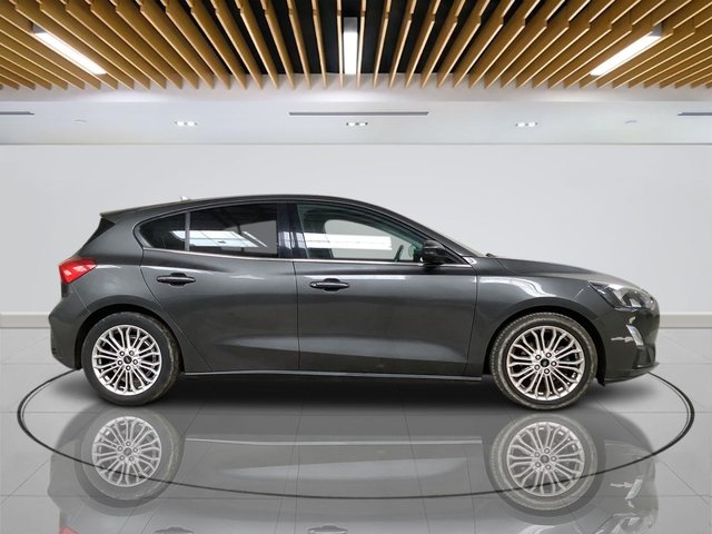 2020 Ford Focus 1L Titanium X 5dr - Photo 9