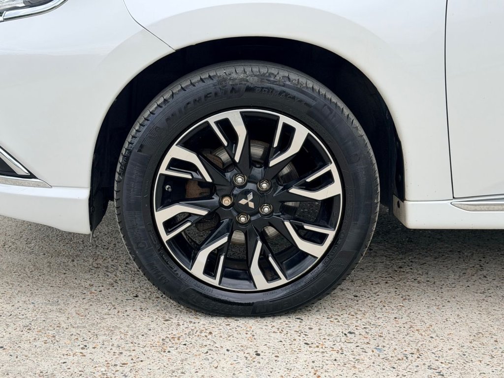 USED 2017 17 MITSUBISHI OUTLANDER 2.0h 12kWh GX4hs SUV 5dr Petrol Plug-in Hybrid CVT 4WD Euro 6 (s/s) (200 ps) Roof|SatNav|Adaptive Cruise|Heated Seats|360 View Reversing Camera|