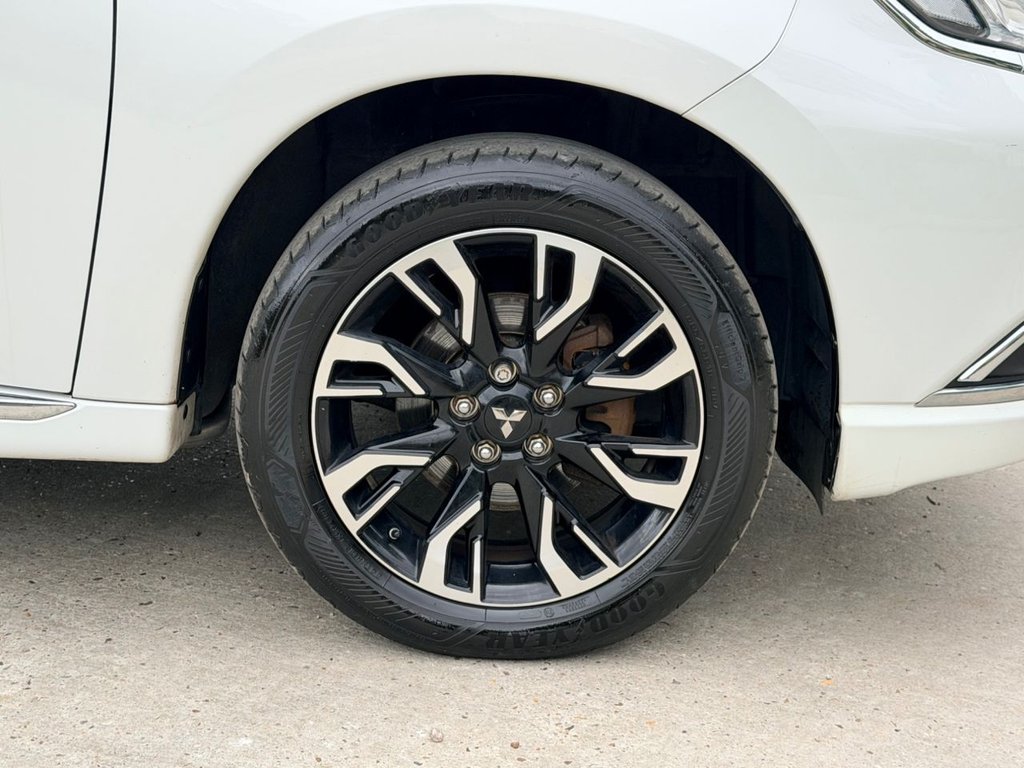 USED 2017 17 MITSUBISHI OUTLANDER 2.0h 12kWh GX4hs SUV 5dr Petrol Plug-in Hybrid CVT 4WD Euro 6 (s/s) (200 ps) Roof|SatNav|Adaptive Cruise|Heated Seats|360 View Reversing Camera|