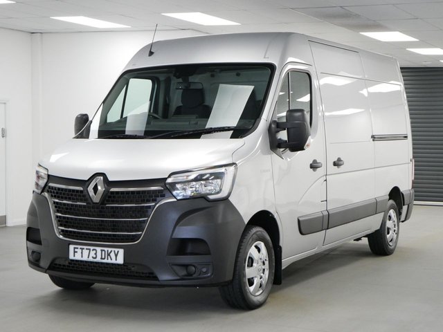 View our Renault Master 2.3 BLUEDCI 135 BHP MM MEDIUM ADVANCE 5DR