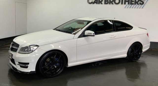 2012 MERCEDES-BENZ C-CLASS 1.6 C180 BlueEfficiency AMG Sport Coupe 2dr Petrol G-Tronic+ Euro 5 (s/s) (156 ps) - Photo 4
