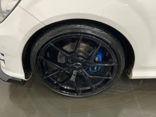 2012 MERCEDES-BENZ C-CLASS 1.6 C180 BlueEfficiency AMG Sport Coupe 2dr Petrol G-Tronic+ Euro 5 (s/s) (156 ps) - Photo 11