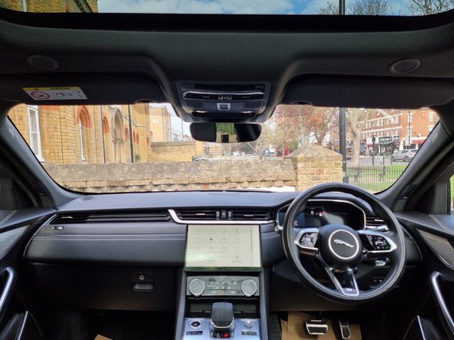 2022 JAGUAR F-PACE 2022 2.0 P400e 17.1kWh R-Dynamic Black SUV 5dr Petrol Plug-in Hybrid Auto AWD Euro 6 (s/s) (404 ps) - Photo 3