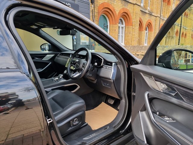 2022 JAGUAR F-PACE 2022 2.0 P400e 17.1kWh R-Dynamic Black SUV 5dr Petrol Plug-in Hybrid Auto AWD Euro 6 (s/s) (404 ps) - Photo 11