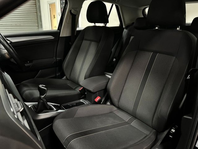 2022 Volkswagen T-Roc 1L Life 5dr - Photo 4