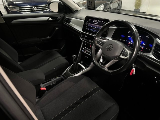 2022 Volkswagen T-Roc 1L Life 5dr - Photo 3