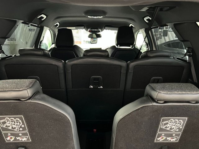 View our PEUGEOT 5008