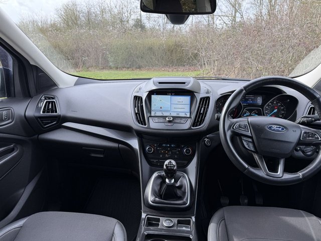 2019 FORD KUGA - Photo 9